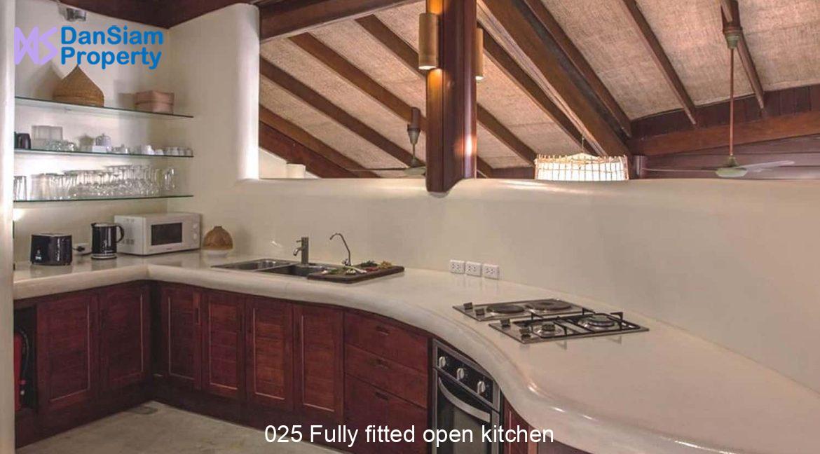 025 Fully fitted open kitchen