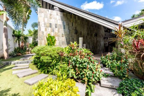 02D Fantastic Balinese style villa