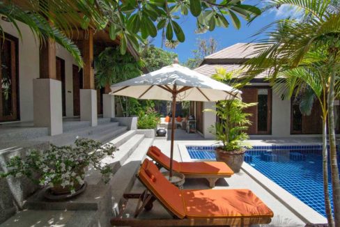 01 Balinese style pool vills