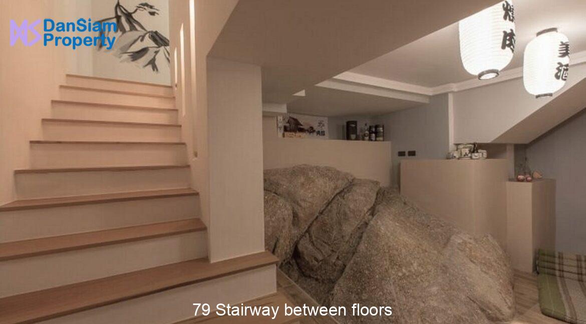79 Stairway between floors
