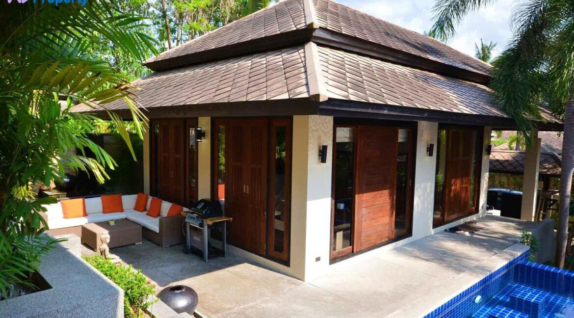 02-Balinese-style-pool-vills-1