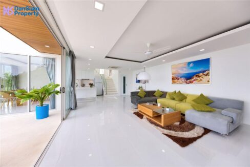 11-Spacious-living-dining-room-4