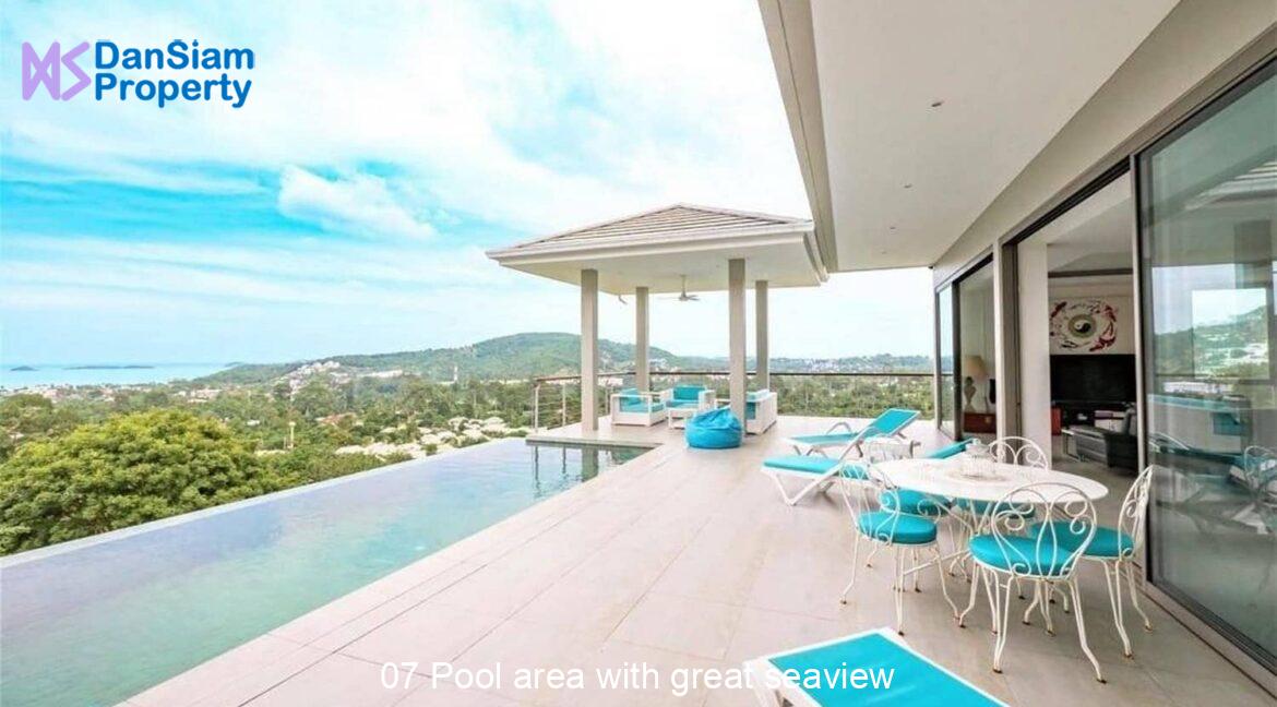 07 Pool area with great seaview