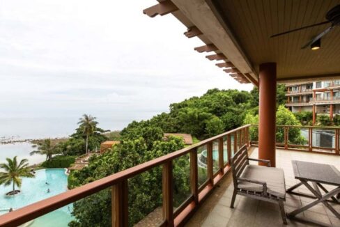 15 Large balcony with sea- and pool view