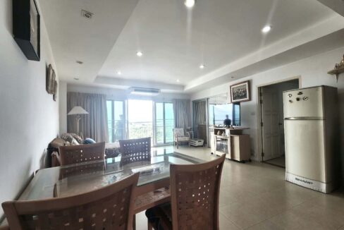 11 Living-dining room