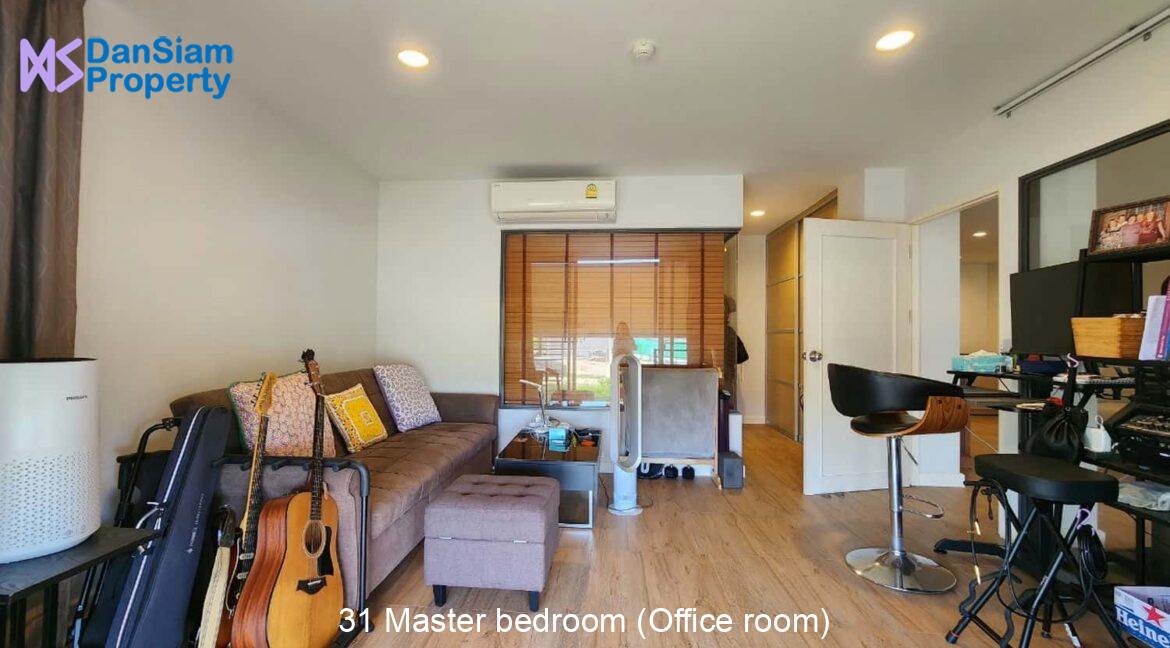 31 Master bedroom (Office room)