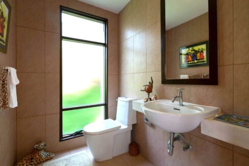 55 Ensuite bathroom#3